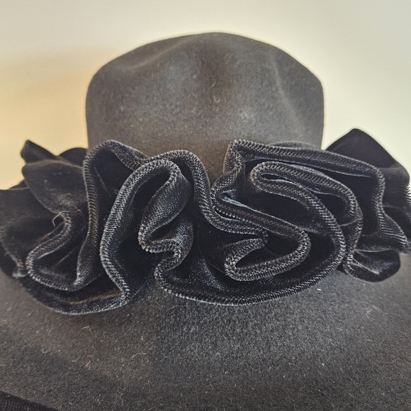 Vintage Saks Fifth Avenue Black Wool Hat Women’s Italy Velvet Band Trim main image 8